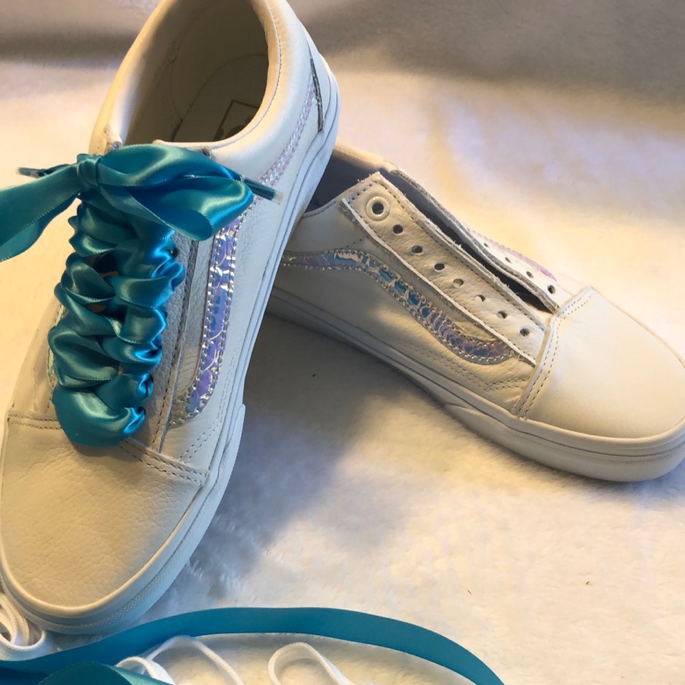 NWOT Vans womens shoes - Picture 3 of 7